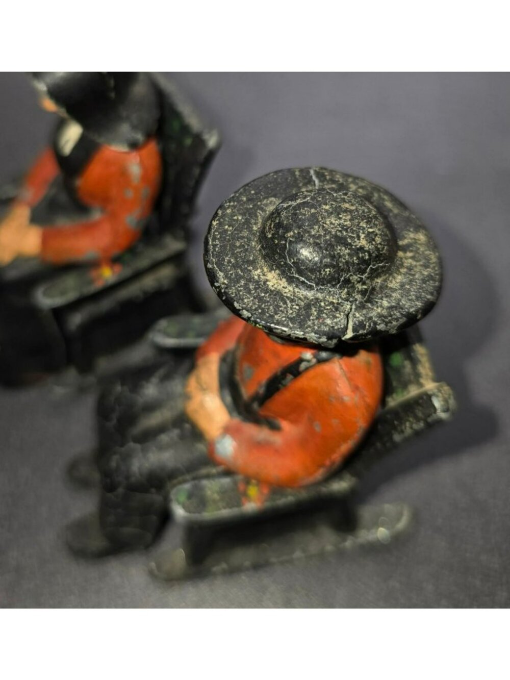 Amish Man & Woman in Rocking Chairs Salt and Pepper Cast Iron Figures CM2359 - Picture 5 of 12